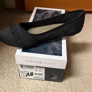 NIB Karen Scott dress flat